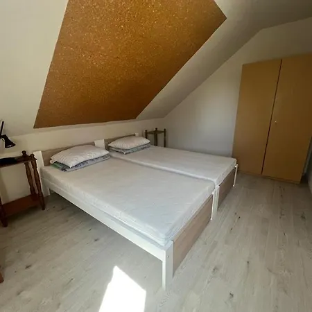 Lukacs Nyaralohaz 4 Szobas Balatonfenyves