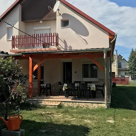 Lukacs Nyaralohaz 4 Szobas * Balatonfenyves